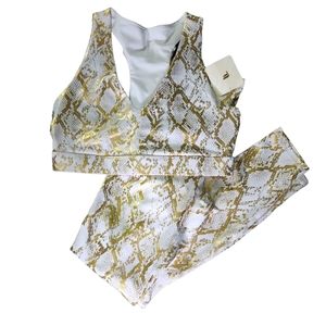 NWT Fabletics high waist legging & Med support bra set,sz Med